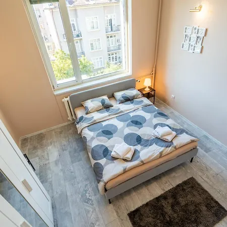 3bdr Vitosha Str With Cinema Apartment