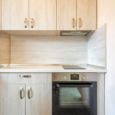 3bdr Vitosha Str With Cinema Apartment