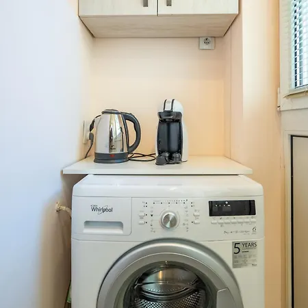 3bdr Vitosha Str With Cinema * Σόφια