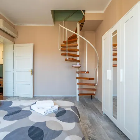 Apartment 3bdr Vitosha Str With Cinema Sofia