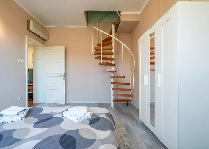 アパート 3bdr Vitosha Str With Cinema ソフィア