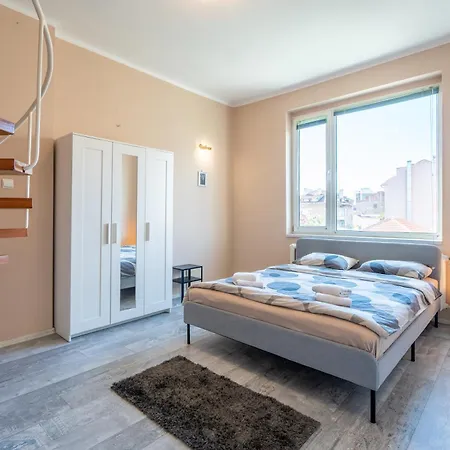 3bdr Vitosha Str With Cinema * סופיה