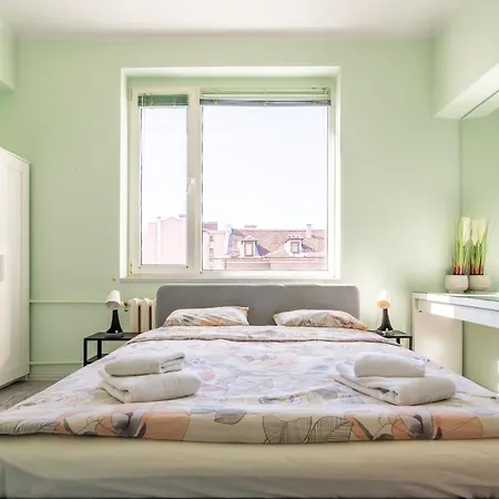 3bdr Vitosha Str With Cinema דירה סופיה